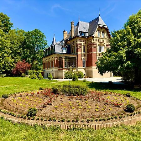 Chateau De Moliens 외부 사진