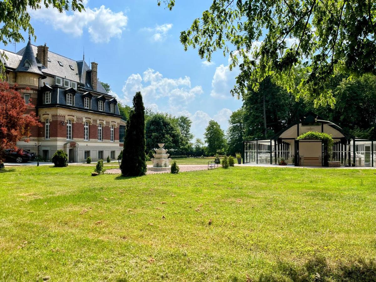 Chateau De Moliens 외부 사진