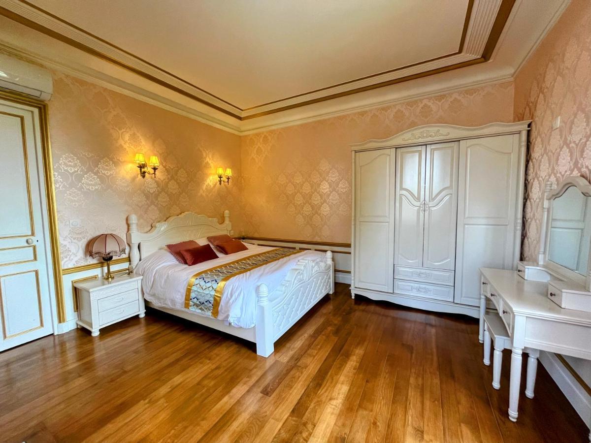 Chateau De Moliens 외부 사진